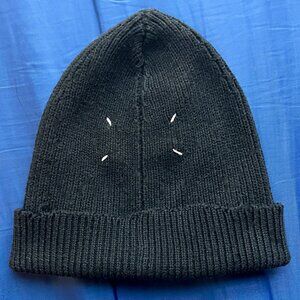 MAISON MARGIELA RAW EDGE COTTON BEANIE - BLACK